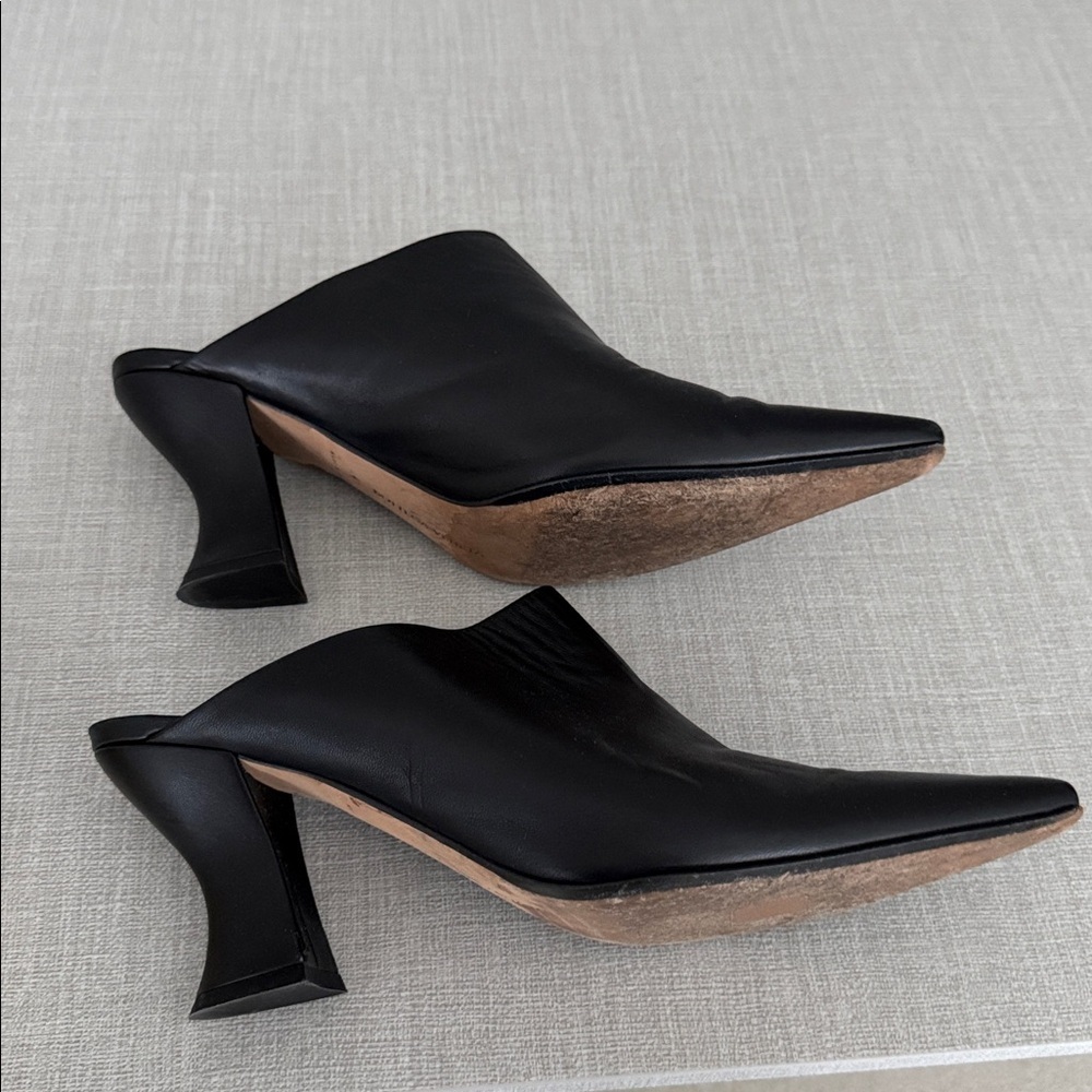 Bottega Veneta Black Leather Mules - Picture 8 of 8